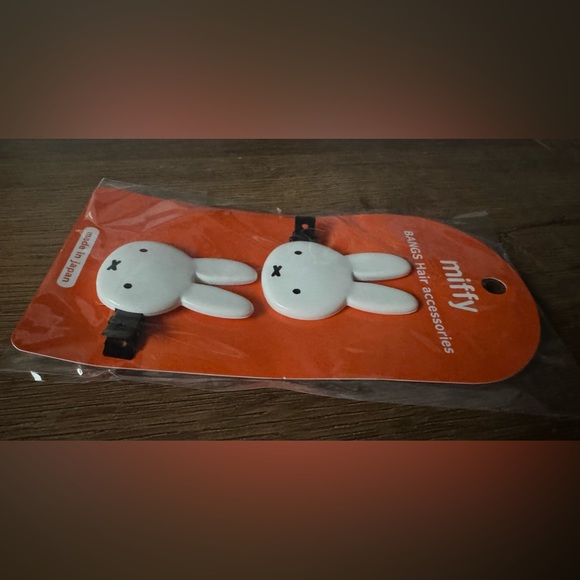 2 Left! MIFFY-Imported (NWT) Two White Hair Clips/Barrettes - Picture 3 of 5